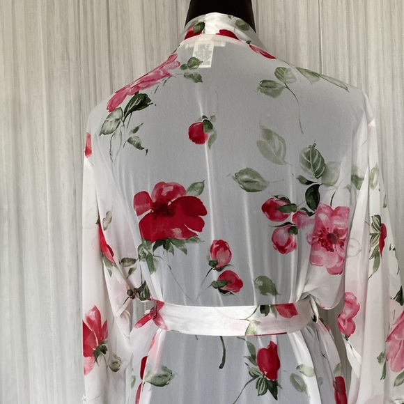 REDUCED 💝 Vtg 80’s “Private Luxuries” flowers honey moon long robe! Size Medium - Picture 9 of 15